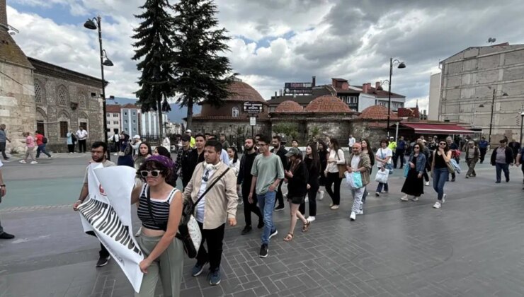 Bolu’da otobüs fiyatlarına yüzde 33 zam: Öğrenciler protesto etti!