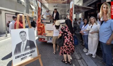 CHP İzmir İl Başkanlığı, Ferdi Zeyrek için lokma dağıttı