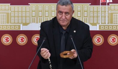 CHP’li Gürer: ‘Buğdayı elde eden, emek veren, ailesiyle birlikte bu işin içinde olan, kırsalda dar gelirli sayabileceğimiz çiftçimiz hak ettiğini alamıyor’