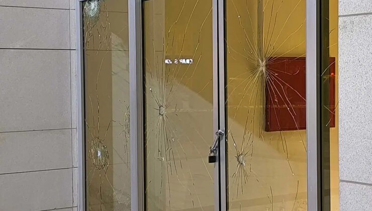 CHP’li Kadirli Belediyesi’ne taşlı saldırı: ‘Taş ile sopa ile sinecek bir belediye değiliz’