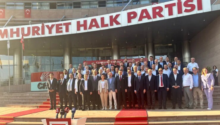 CHP’nin 81 il başkanı Özel’e destek açıkladı, Kılıçdaroğlu’na çağrı yaptı: ‘Partiye kuşatmayı dağıtalım’
