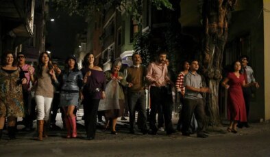 Çok Filim Hareketler Bunlar filminin konusu ne? Çok Filim Hareketler Bunlar filminin oyuncuları kim?