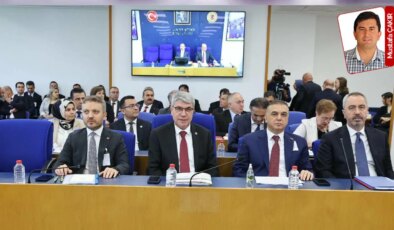 Çöpten yemek toplayan yurttaş unutuldu: Kriz torbası