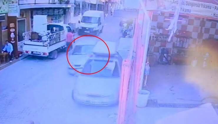 Direksiyon başında kalp krizi geçirdi, 4 araca çarptı