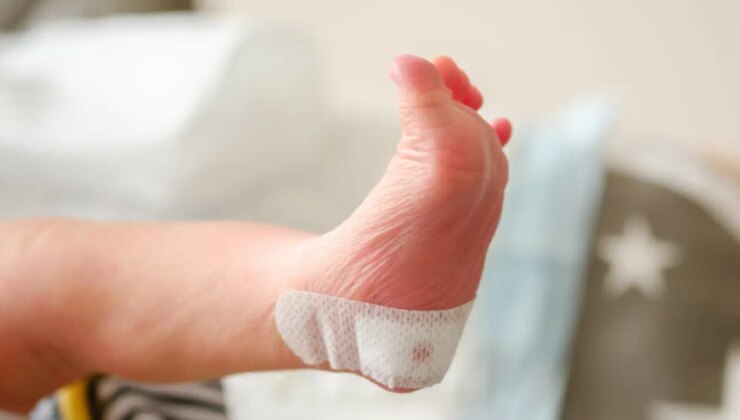 Doktor çift, bebeklerinin hastalığını topuk kanı taramasıyla öğrendi