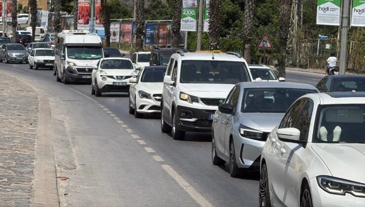 Dönüş başladı… Bodrum’da son 24 saatte 15 binden fazla araç çıkış yaptı!