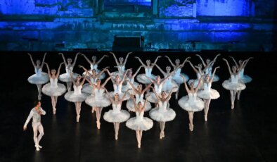 Efes Opera ve Bale Festivali, ‘Kuğu Gölü’ balesiyle perdelerini açtı