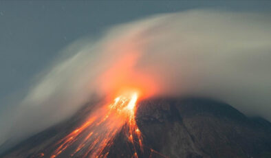 Endonezya’daki Lewotobi Laki-Laki Yanardağı’nda patlama