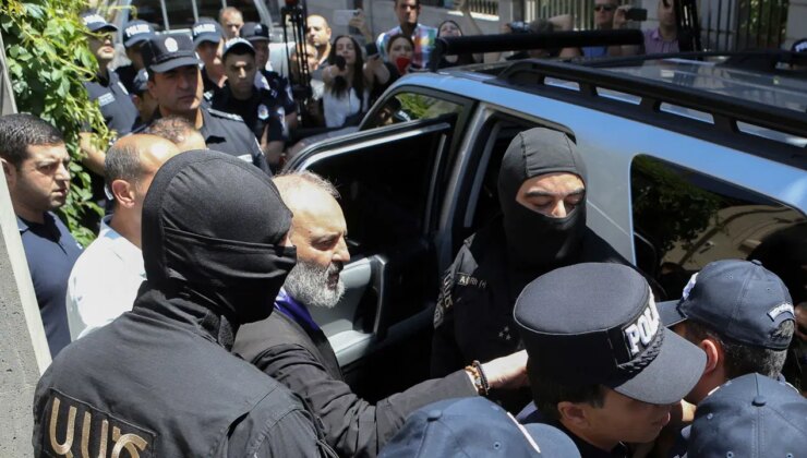 Ermenistan’da Ermeni Apostolik Kilisesinin merkezine operasyon düzenlendi