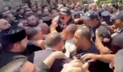 Ermenistan’da gerilim artıyor: Apostolik Kilisesinin merkezine operasyon düzenlendi