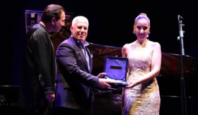 Fazıl Say ve Görkem Ezgi Yıldırım, tarihin sesini göl kıyısında yankılattı: İznik’in coşkun sesi