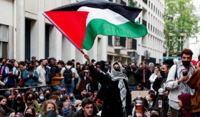 Fransa’daki köklü üniversitede Gazze protestosu