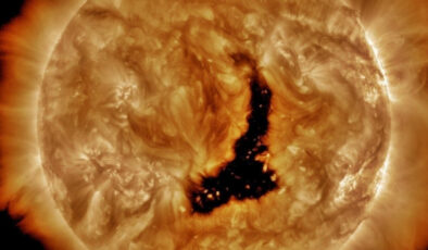 Güneş’te dev bir delik açıldı: Rüzgarlar Dünya’ya doğru ilerliyor