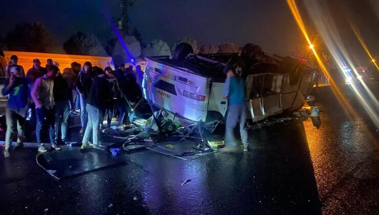 Hatay’da faciadan dönüldü! İşçi servisi takla attı: 25 tarım işçisi yaralandı