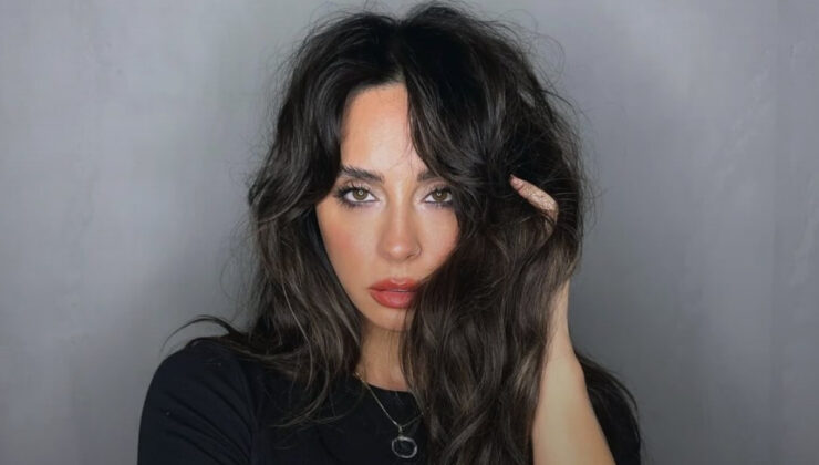 Hepsi grubunun Yasemin’i kız kıza tatilde! Denizde keyifinden kareler yayınladı