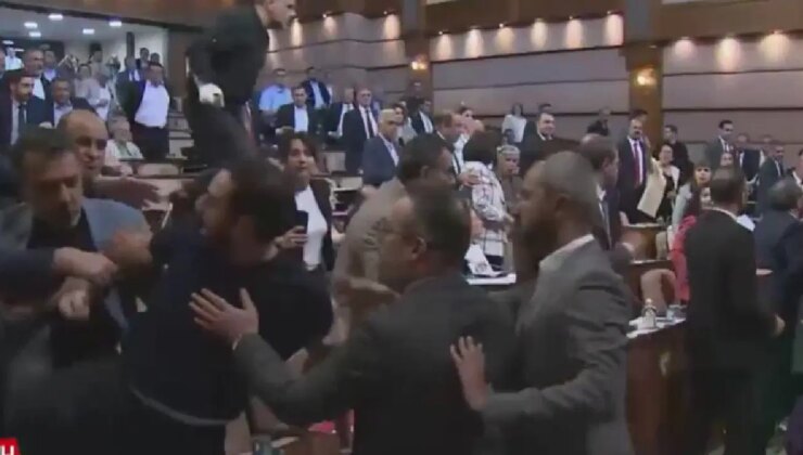 İBB Meclisi’nde arbede: AKP’li üyenin sözleri tartışma yarattı