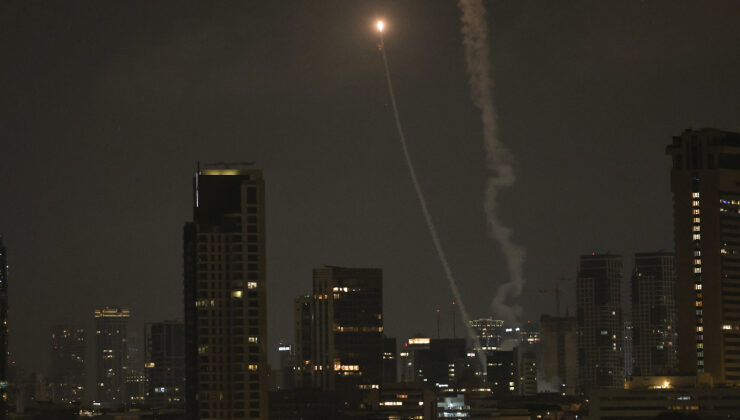 İran Devrim Muhafızları Ordusu’ndan İsrail’e hipersonik Fettah-1 füzeleri ile saldırı