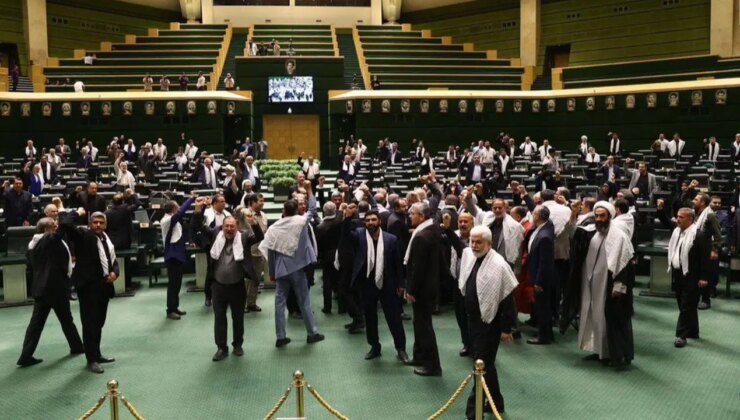 İran Meclisi’nde “Amerika’ya ölüm, İsrail’e ölüm” sloganları