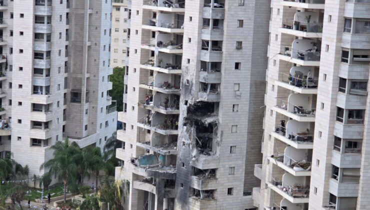 İran peş peşe saldırdı: İsrail’deki yıkım gün ağarınca ortaya çıktı