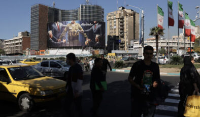 İran’da Mossad avı: Halka ‘maskeli, şapkalı insanlara dikkat edin’ uyarısı