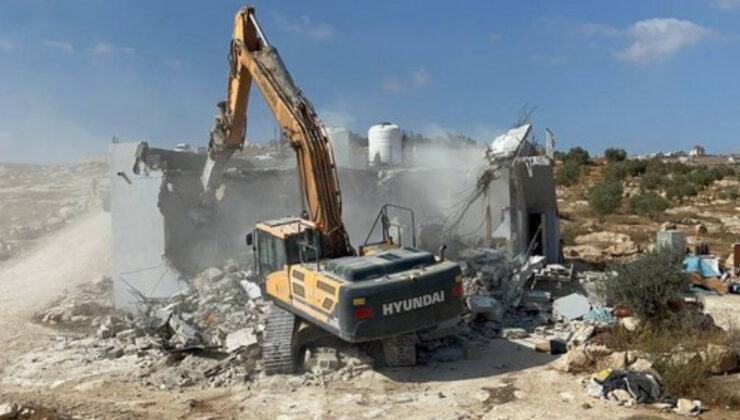 İsrail, Batı Şeria’da Filistinlilere ait 1000’den fazla evi yıktı