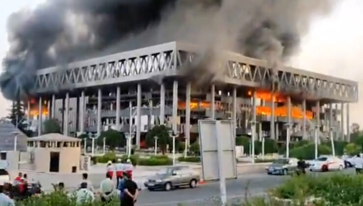 İsrail, İran devlet televizyonunu vurdu