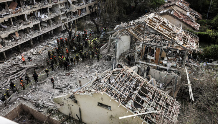 İsrail’in saldırılarında Tahran’da yaklaşık 332 bina hasar gördü