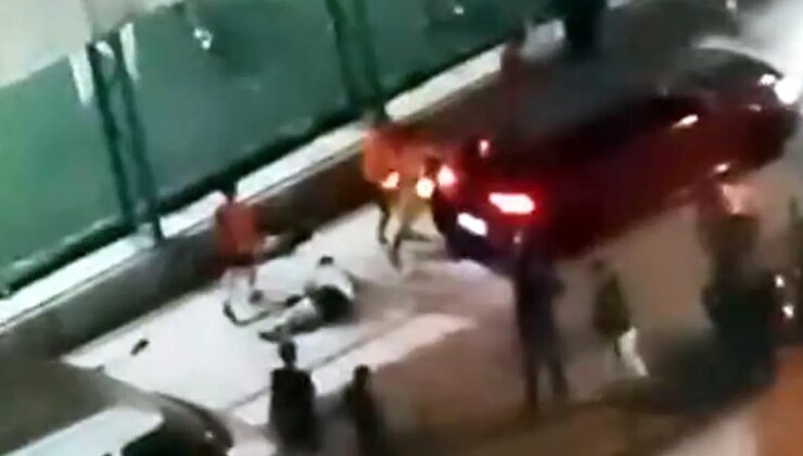 İstanbul Avcılar’da halı sahada kavga: Önce bıçakladılar, sonra ezmeye çalıştılar!