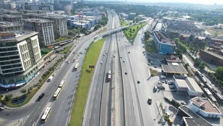 İstanbul’da yollar bomboş! Trafik neredeyse hiç yok