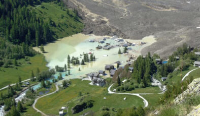 İsviçre’de çöken buzul, köyü yutmuştu: Bir kişinin cansız bedenine ulaşıldı