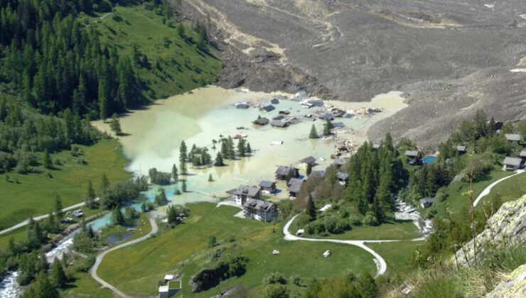 İsviçre’de çöken buzul, köyü yutmuştu: Bir kişinin cansız bedenine ulaşıldı