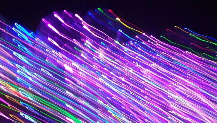 Japonlar standart optik fiber kablo kullanarak veri hızında rekor kırdı