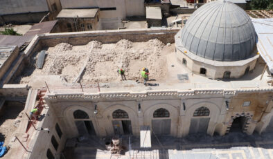 Kilis’te depremde ağır hasar alan tarihi Ulu Cami gelecek yıl ibadete açılacak