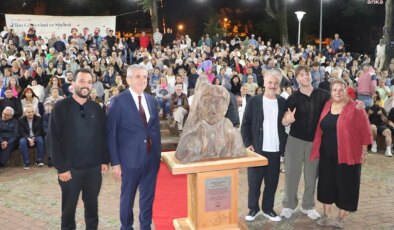 Kıyıya vuran Lenin heykeli, Akçakoca’da sergileniyor
