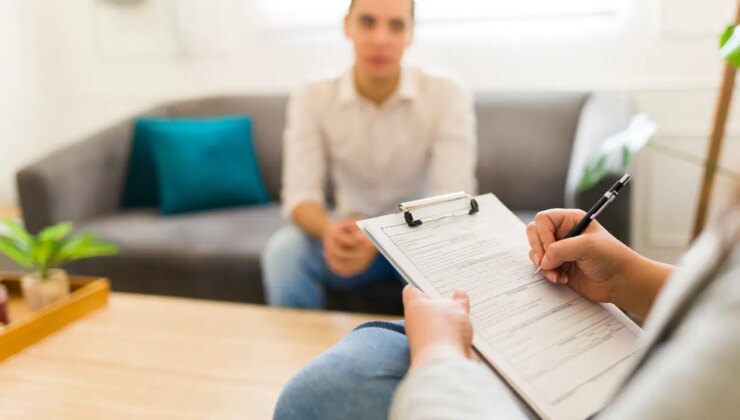 Klinik psikologlar yasal süreç başlattı: ‘İlaç kullanımının önü yönetmelikle açılıyor’