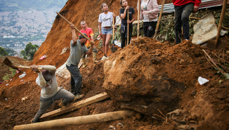Kolombiya’daki toprak kaymasında ölenlerin sayısı 22’ye yükseldi