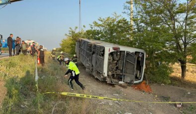 Konya’da yolcu otobüsü devrildi: 1 ölü, 10’u ağır durumda 26 kişi yaralı