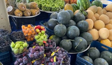 Konya’da yurttaş meyve fiyatlarına isyan etti: ‘Karpuz kavun çıkalı almış değilim, yani meyveye hasret kaldım’