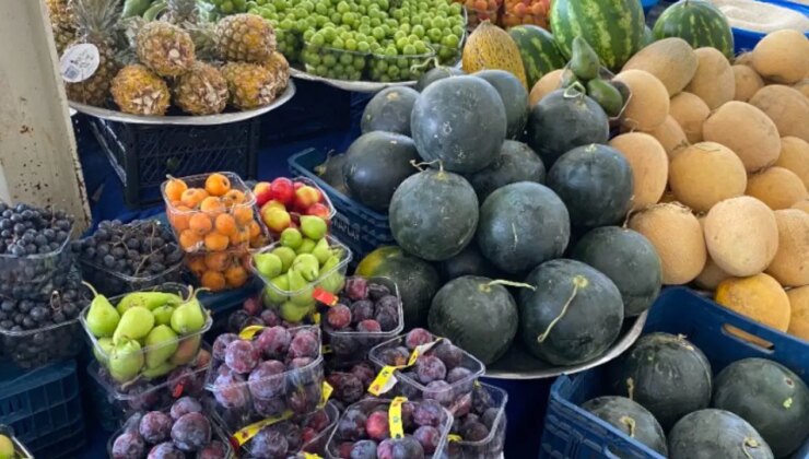 Konya’da yurttaş meyve fiyatlarına isyan etti: ‘Karpuz kavun çıkalı almış değilim, yani meyveye hasret kaldım’