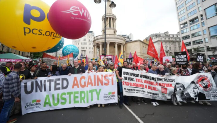 Londra’da ‘kemer sıkma’ protestosu