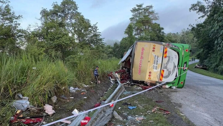 Malezya’da otobüs kazası: 15 kişi hayatını kaybetti