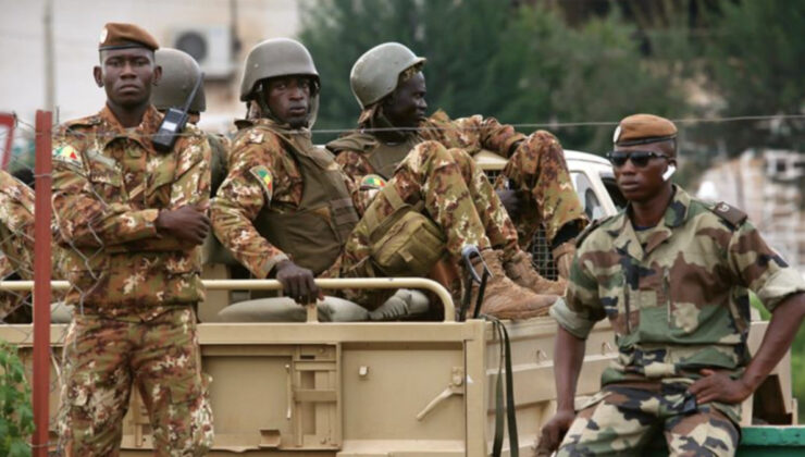 Mali’de askeri üsse saldırı: 30’dan fazla ölü