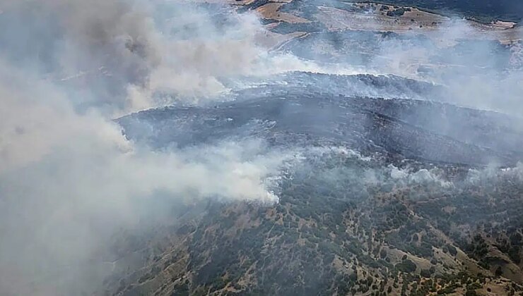 Manisa’nın Kula ilçesindeki orman yangını: Yangına müdahale sürüyor