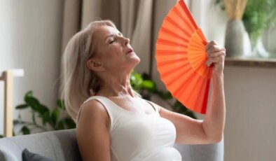 Menapozda hayat kurtaran doğal besin: Sıcak basması ve gece terlemelerini engelliyor