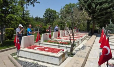 MHP’li vekile de tepki göstermişlerdi: Valiliğin bayramlaşma törenine şehit ailelerinden protesto