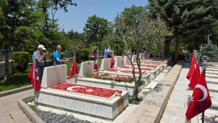 MHP’li vekile de tepki göstermişlerdi: Valiliğin bayramlaşma törenine şehit ailelerinden protesto