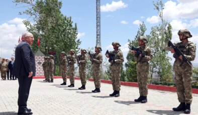 Milli Savunma Bakanı Yaşar Güler İran sınırında