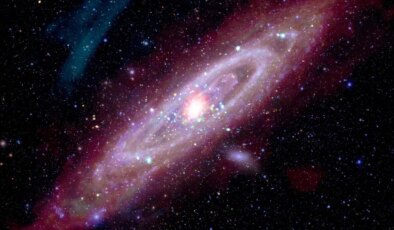 NASA, Andromeda Galaksisi’ne ait yeni verileri yayınladı