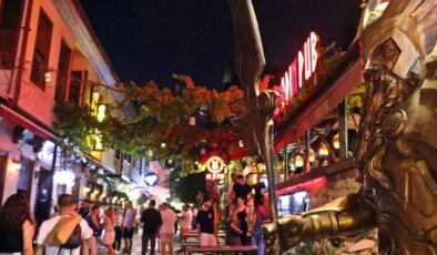 Ne Muğla, ne Çeşme, ne de Bodrum… Gündüz 82 kişinin yaşadığı mahallenin nüfusu gece 10 bine çıkıyor!