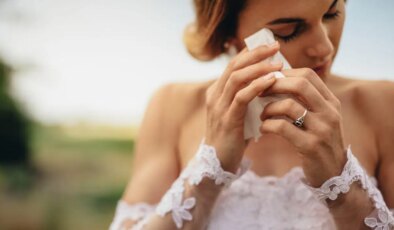 Neden mutluluktan ağlarız?